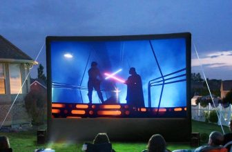 Een buitenbioscoop creëren – persoonlijke projector
